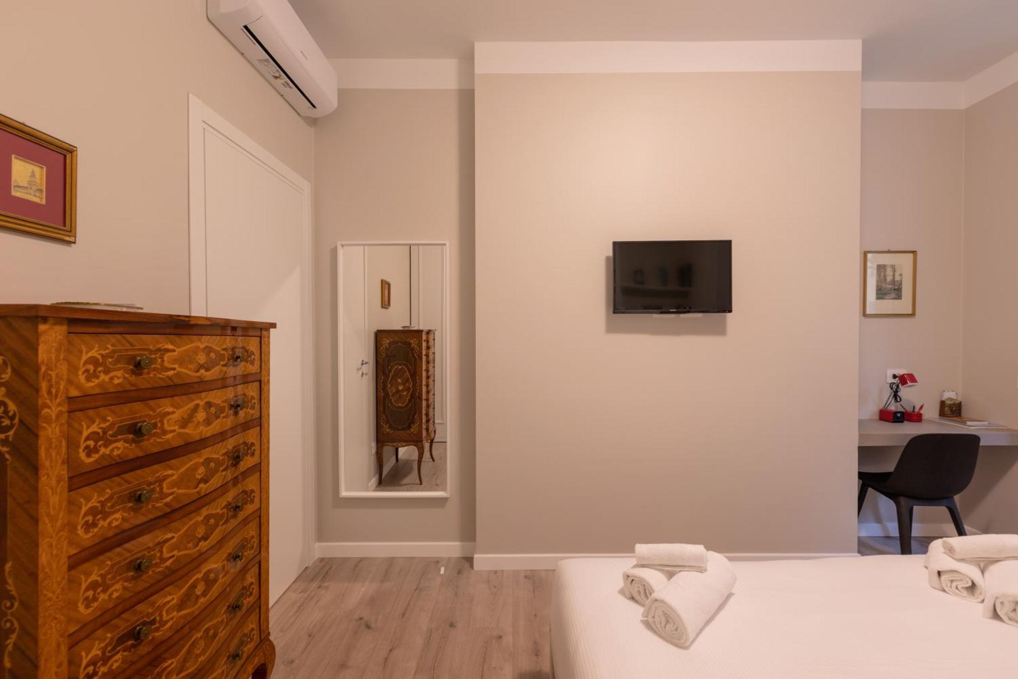 Wonderful 2 Bedrooms Fiera Area - Mirable Pm Apartment Mailand